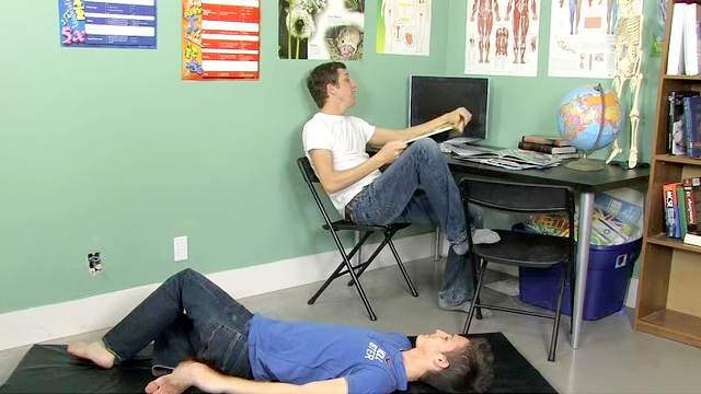 Sexy gay gives a blowjob for that cute teen