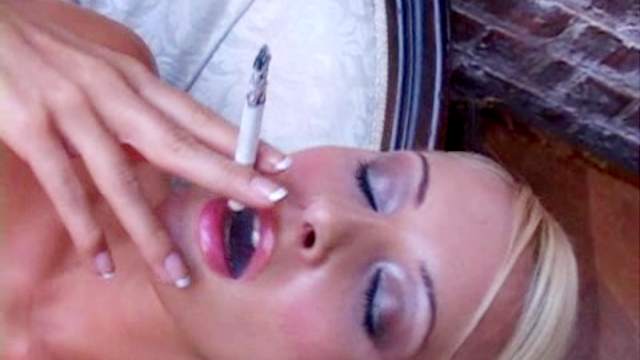 Blodne Zdenka Podkapova smokes that cigarette so sexy