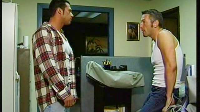 Hardcore muscular gays are fucking after meeting