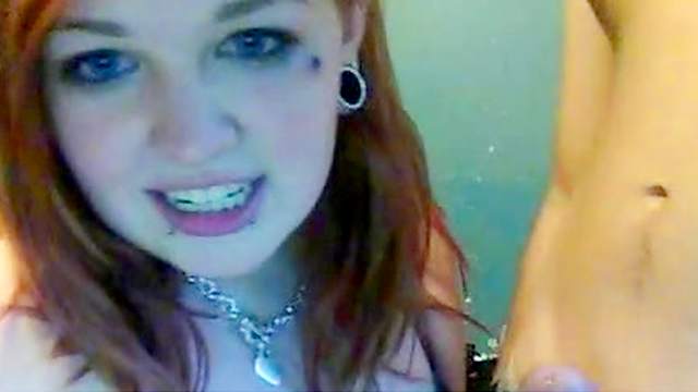 Redhead babes shows herself so cute