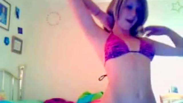 Cute amateur shows off a stunning striptease