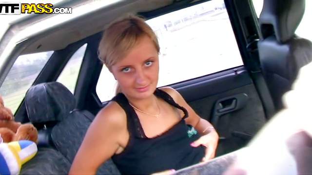 Blonde amateur gets money shot in the car