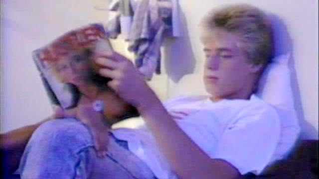 Blonde man gets fucked in the ass by his brunette boyfriend