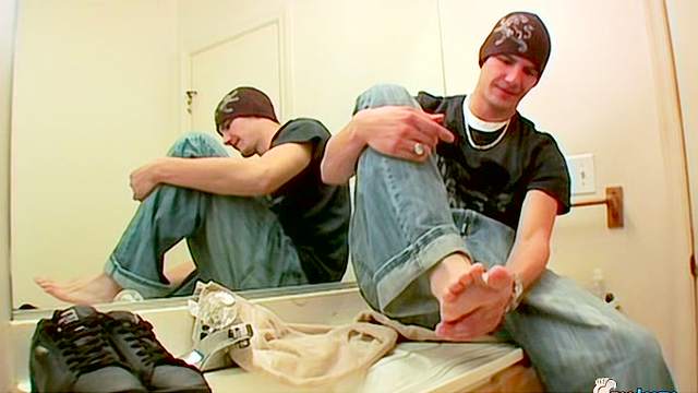 Chicken choker wearing jeans masturbates in the bathroom