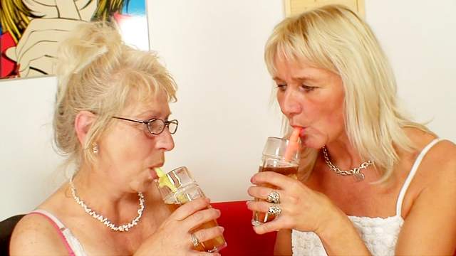Spicy grannies are playing with old dildo