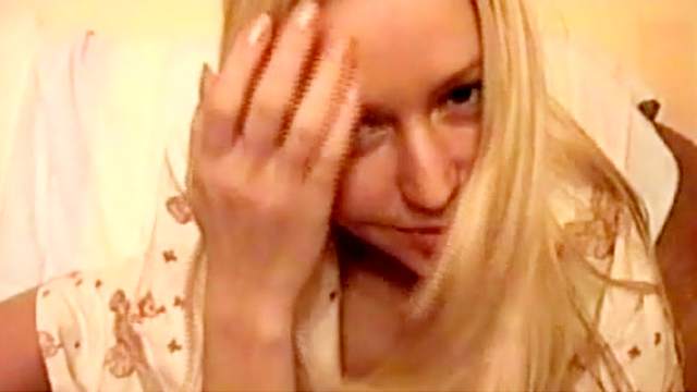 Winsome blonde Anne fingering pussy in a sweet solo action