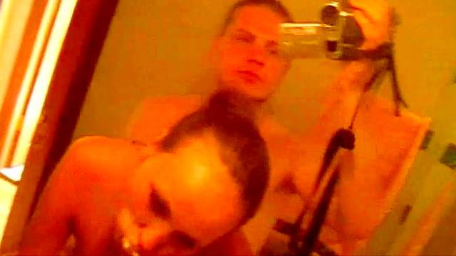 Andrew fuck with his sexy chick in the bath