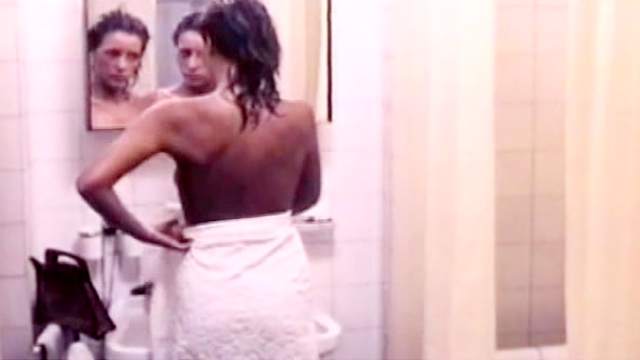 Bea Fiedler is posing topless on the cam