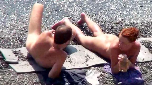 Stunning nudists are relaxing on the cam