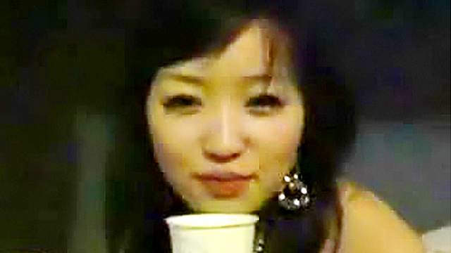 Japanese girlfriend loves hot sex