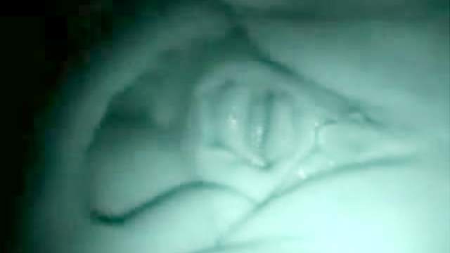 Night vision amateur pussy fingering