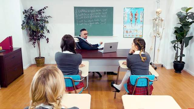 Full sex for the skinny schoolgirl during anal with the teacher