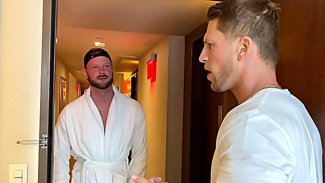 Exclusive hotel room kink between two random gay lads