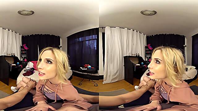 Impressive nude VR romance with a teen in her 18s