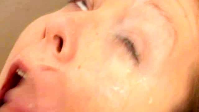 Deepthroat facefuck in the bathroom