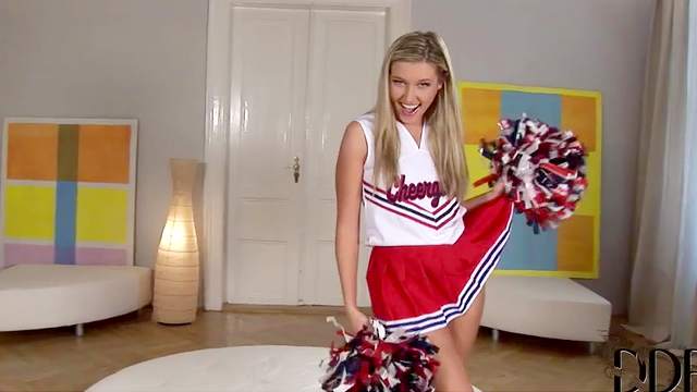 Cheerleader Cherry Jul solo striptease