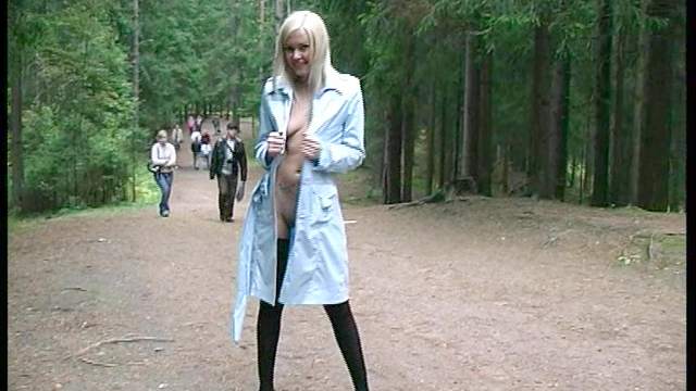 Flashing teen on public trail