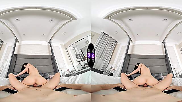 Hungarian teen Jasmine Jayne rides cock in pov with incredible intensity in vr