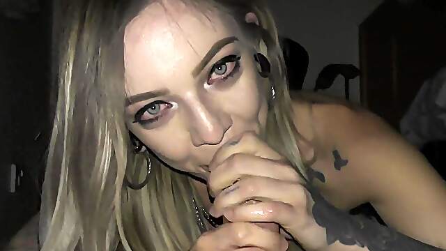 Blonde amateur Anna Lee gets fucked in pov and receives cum in her mouth