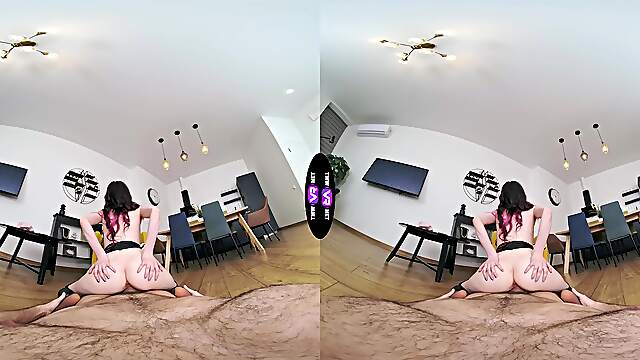 Skinny teen Luna Lynx rides cock in reverse cowgirl pov vr