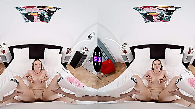 Cute blonde teen Alice Klay rides a big cock in stunning vr peaches scene