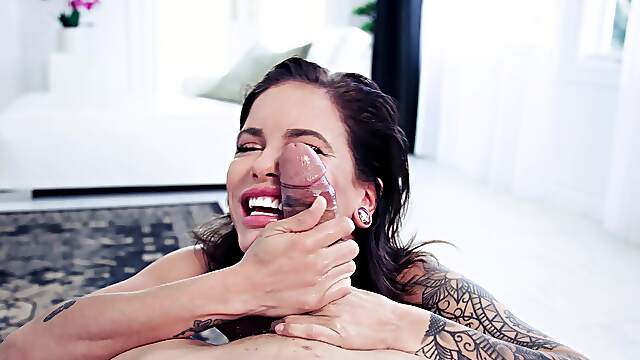 Donny Sins and Jesse Pony in make-up sex with a brunette peaches