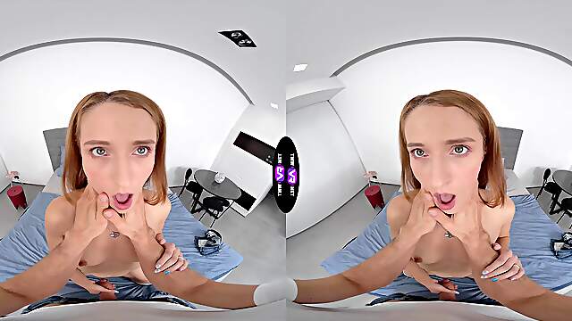 Virtual Reality: Luciana's Trimmed Pussy in Missionary