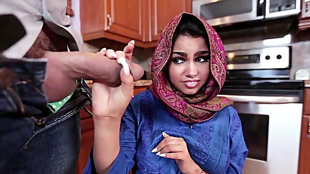 Arab beauty Ada Sanchez seduces Jb Rodeo in HD