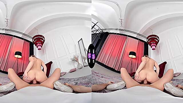 Teen Amalia's HD naturals moan in VR Pov POV sex
