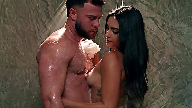Isa's oily curves get Seth's engine revving in HD