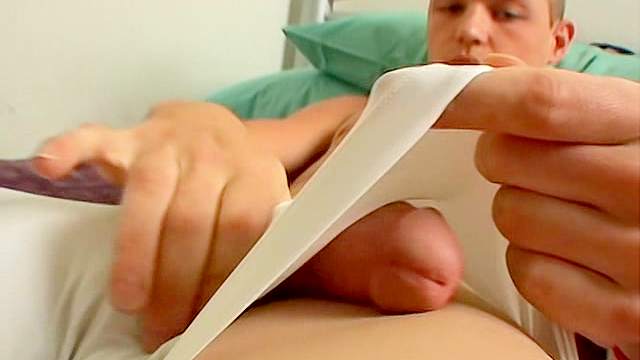 Gay guy gives a hot self facial