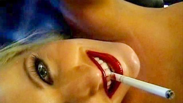 Blowjob from a smoker in lipstick