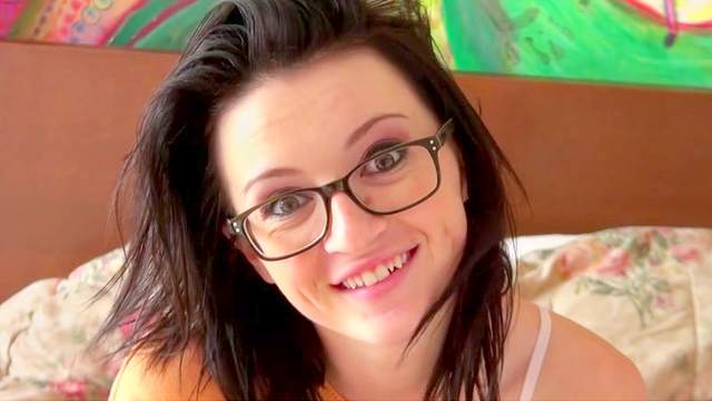 Babe in glasses Kira Kennedy fucking in her anal