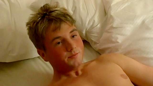 Horny as hell guy makes a perfect blowjob