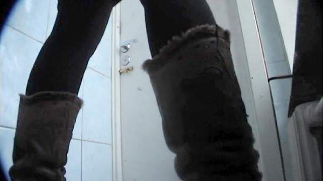 Pantyhose, Pissing, Boots, Toilet, Watching