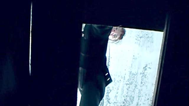 Sensual hairy pussy is peeing hot on the cam